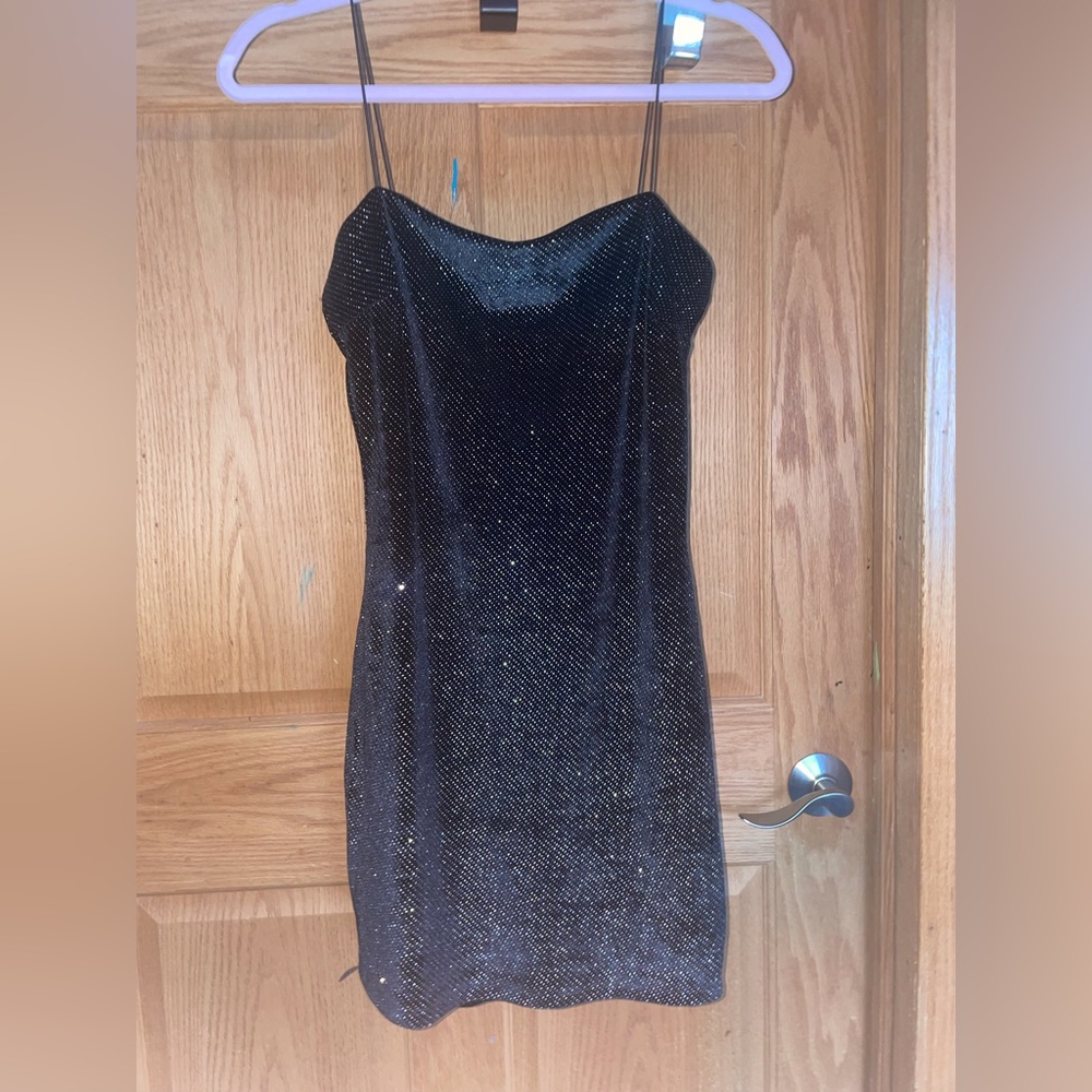 BLACK DRESS WINDSOR